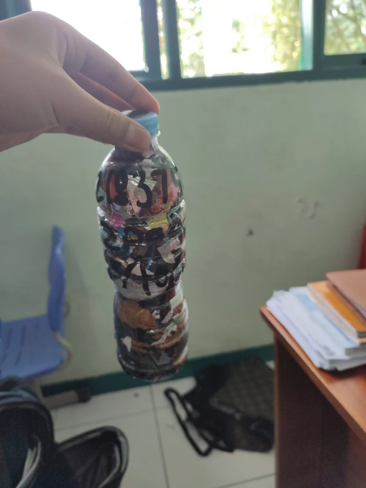 Ecobrick 218375 was made in Bogor, Jawa Barat, Indonesia and logged on 2026-10-15 02:26:36